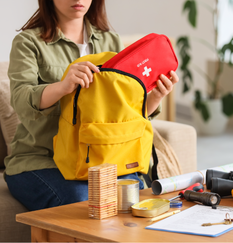 woman-with-emergency-kit